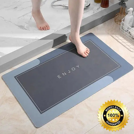 Drysafe™ - Az egyetlen fürdőszobai szőnyeg, ami percek alatt magától megszárad, megvéd az elcsúszástól... anélkül, hogy eláztatná a padlót vagy dohos szagot hagyna maga után – garantáltan